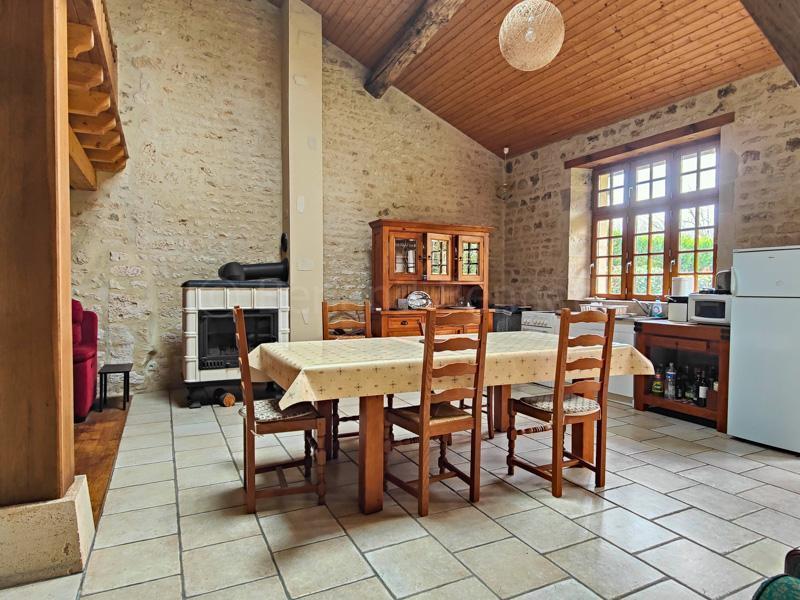 Maison en pierre - 126 m² - 4 pièces