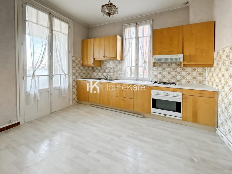 Maison - 140 m² - 5 pièces