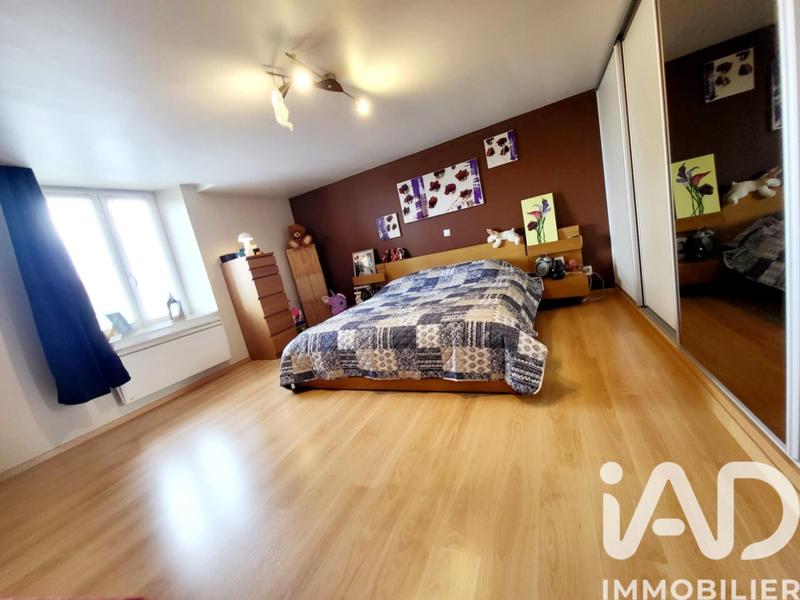 Maison - 220 m² - 7 pièces