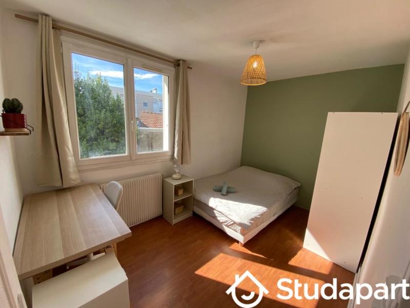 Chambre - 10 m² - 1 pièce