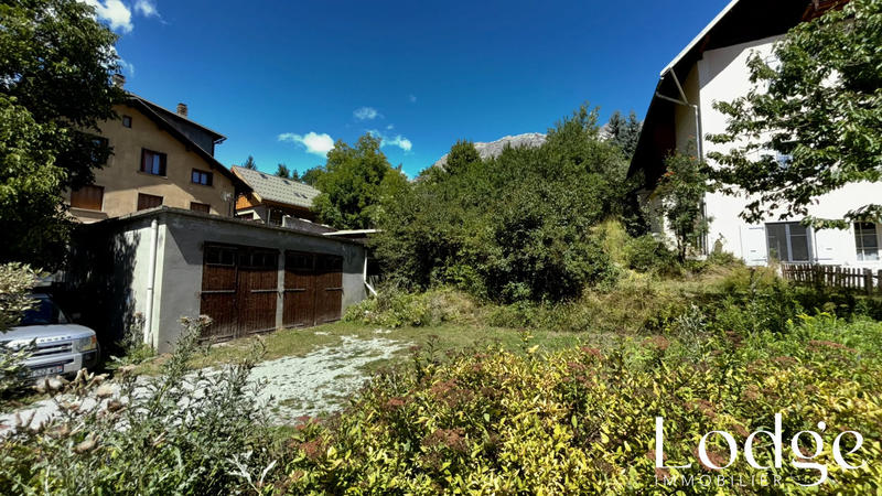 Maison - 400 m² - 26 pièces