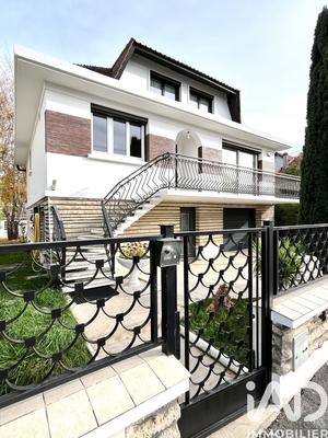 Maison - 190 m² - 6 pièces