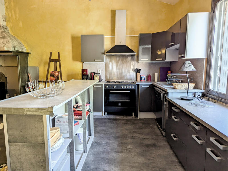 Propriété - 300 m² - 9 pièces