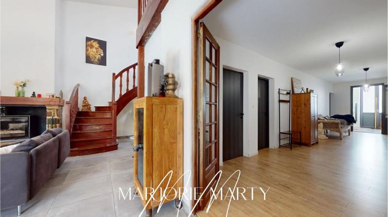 Maison - 269 m² - 9 pièces