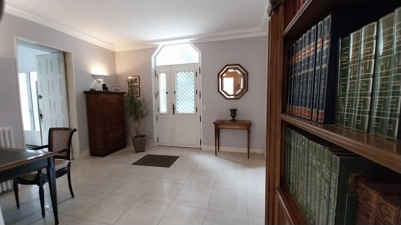 Maison - 230 m² - 7 pièces