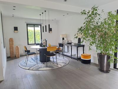 Villa - 152 m² - 6 pièces