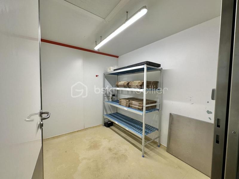 Local commercial - 272 m² - 12 pièces