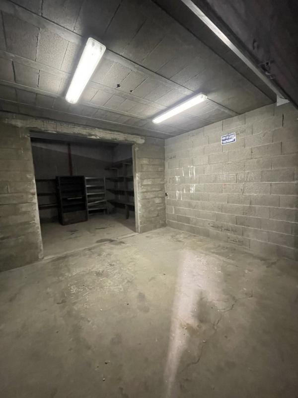 Local d'activité / Entrepôt - 315 m²