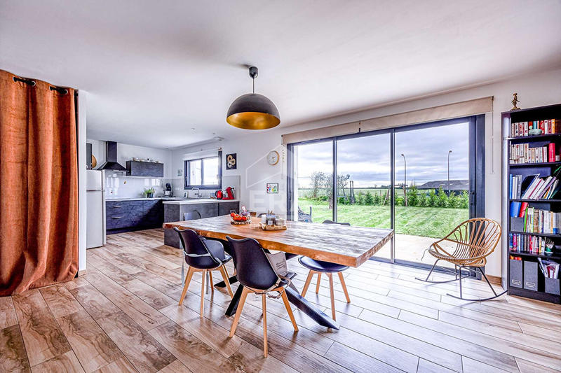 Maison - 120 m² - 5 pièces