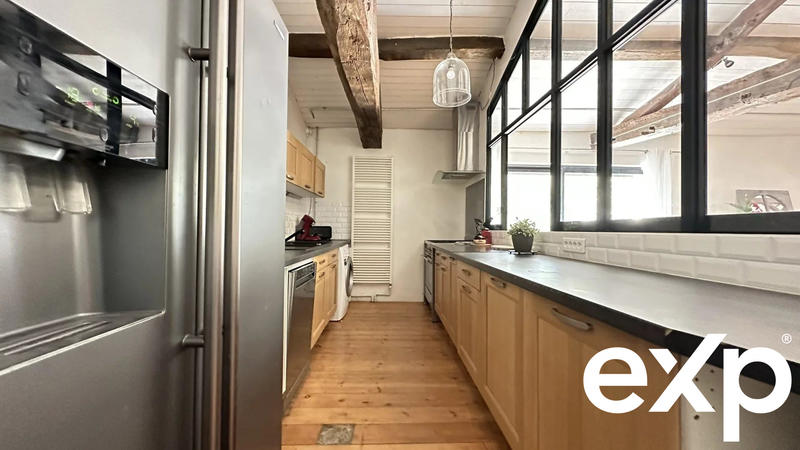 Maison - 768 m² - 17 pièces