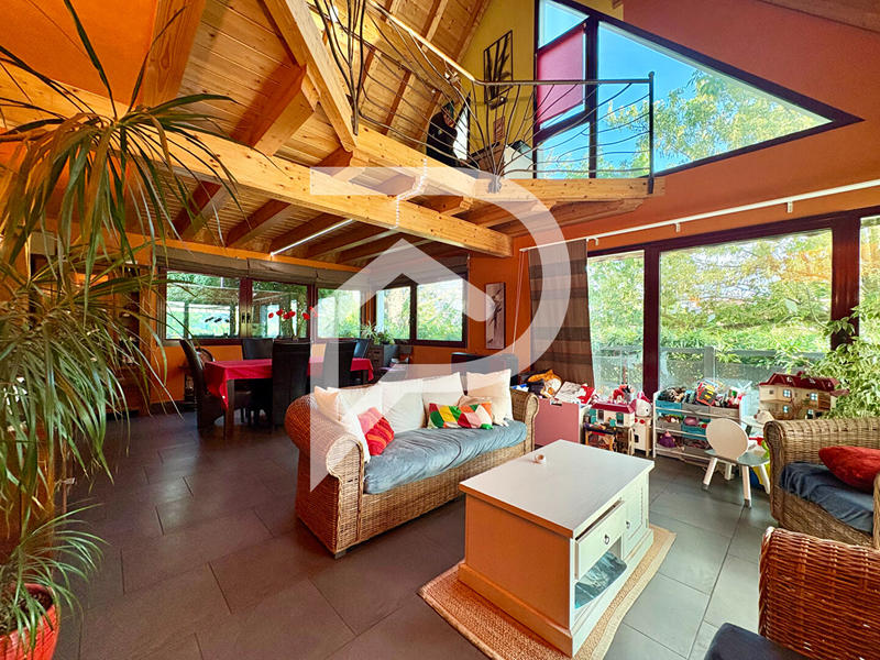 Maison - 180 m² - 8 pièces