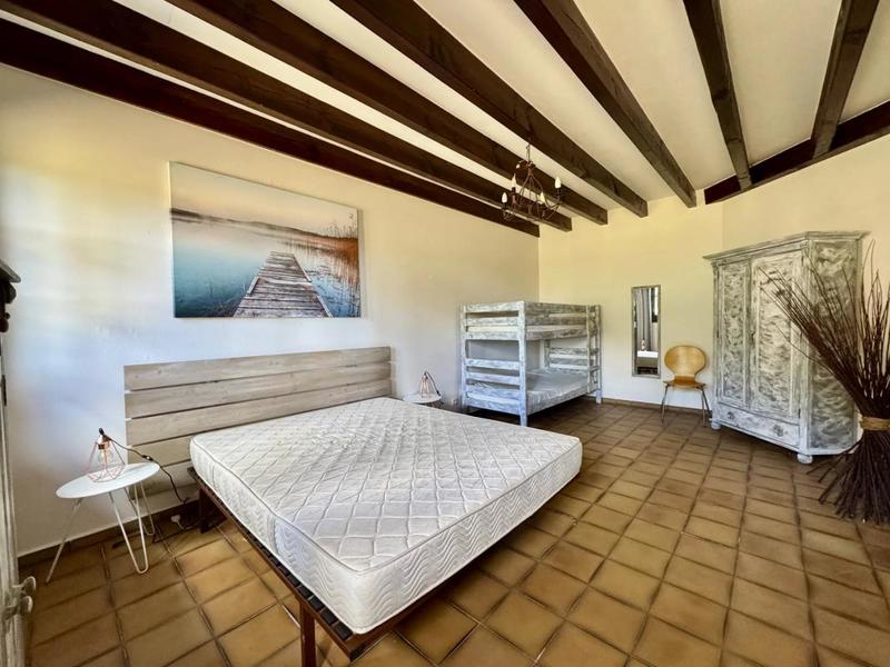 Propriété - 254 m² - 6 pièces