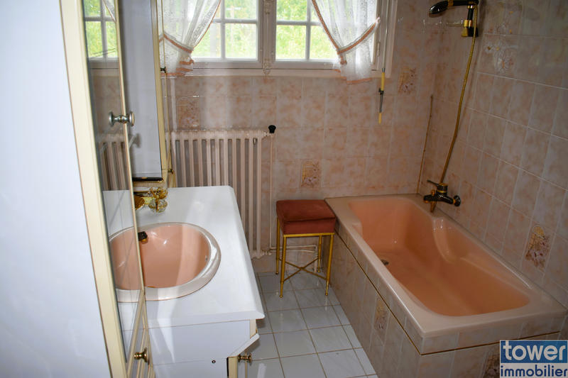 Propriété - 176 m² - 9 pièces