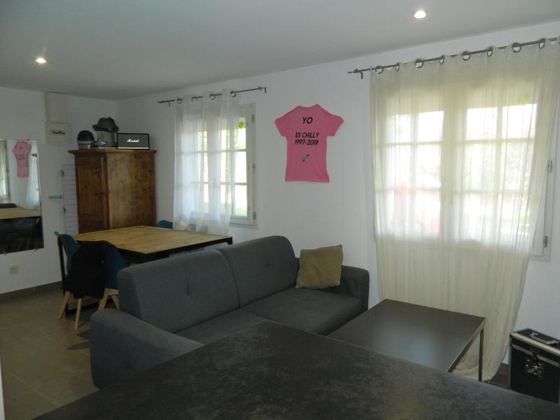 Maison - 240 m² - 9 pièces