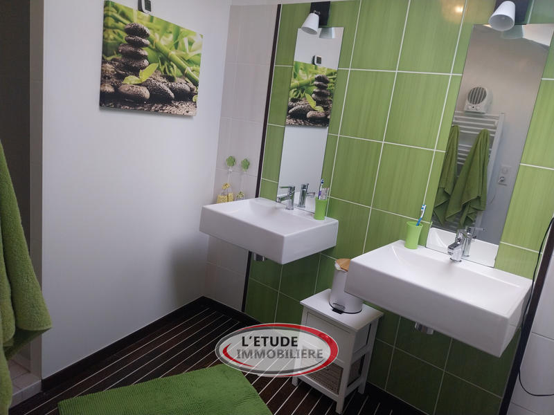 Maison - 203 m² - 9 pièces