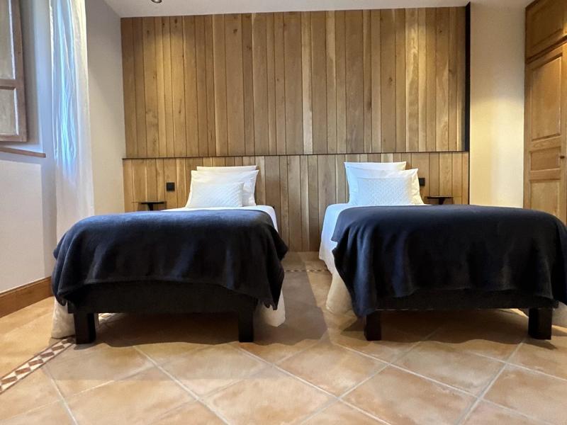 Maison - 465 m² - 13 pièces