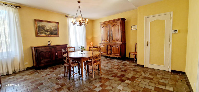Maison - 235 m² - 7 pièces