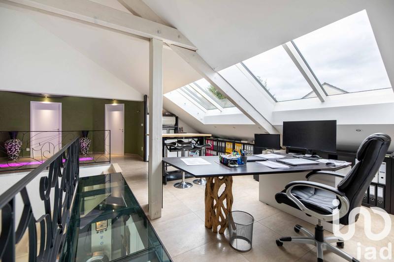 Maison - 210 m² - 7 pièces