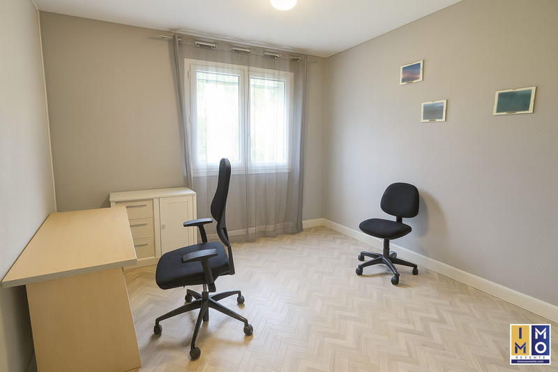 Maison traditionnelle - 95 m² - 5 pièces