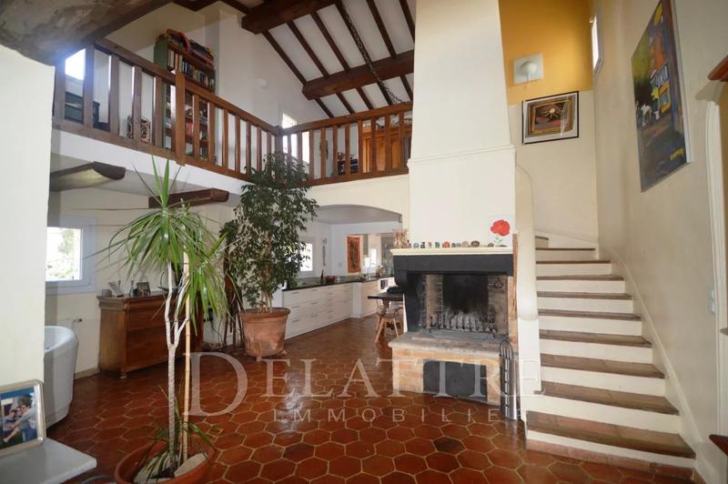 Maison - 232 m² - 8 pièces