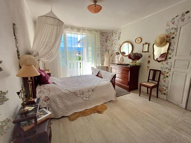 Maison ancienne - 233 m² - 8 pièces