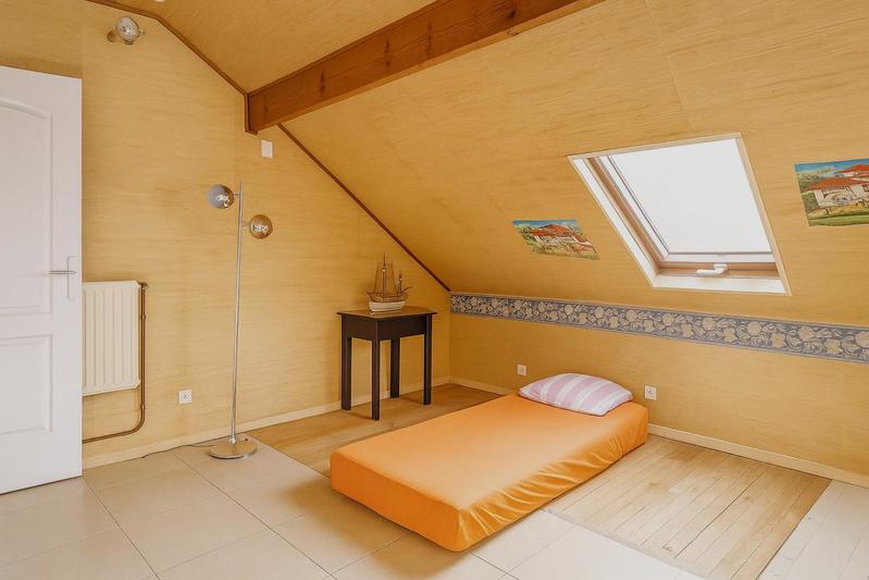 Maison - 200 m² - 7 pièces