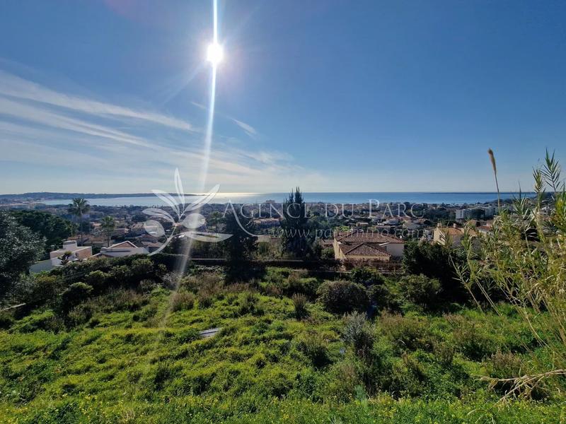 Terrain constructible - 1 393 m²