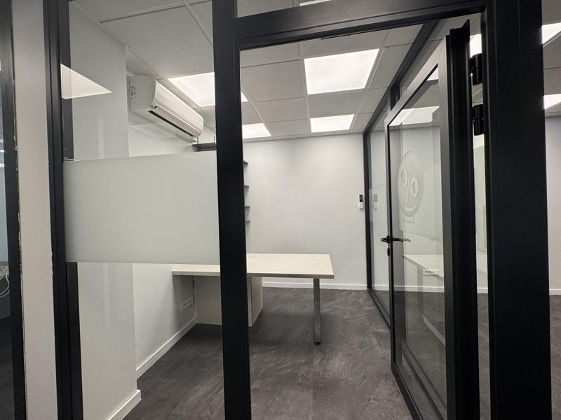 Bureau - 200 m² - 8 pièces