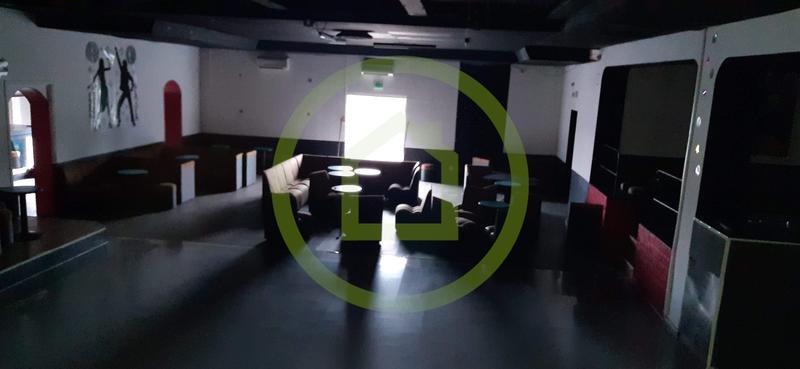 Local d'activités - 120 m² - 5 pièces