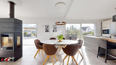 Maison - 222 m² - 7 pièces