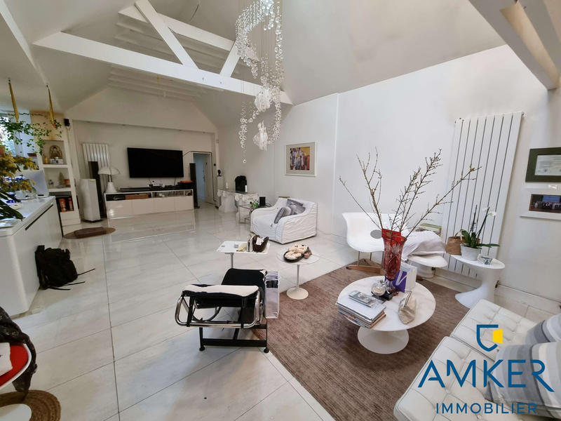 Loft - 229 m² - 6 pièces