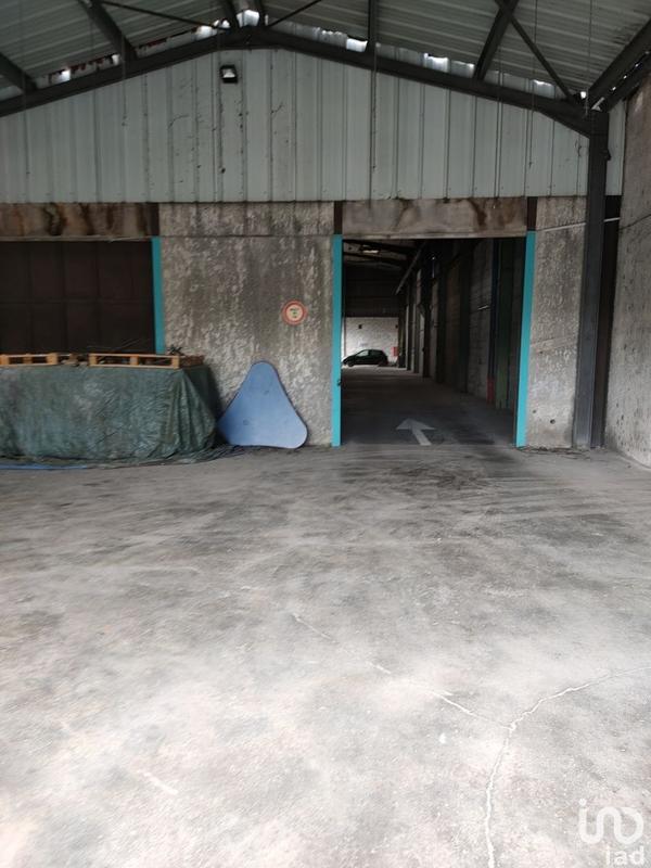 Local commercial - 1 500 m²