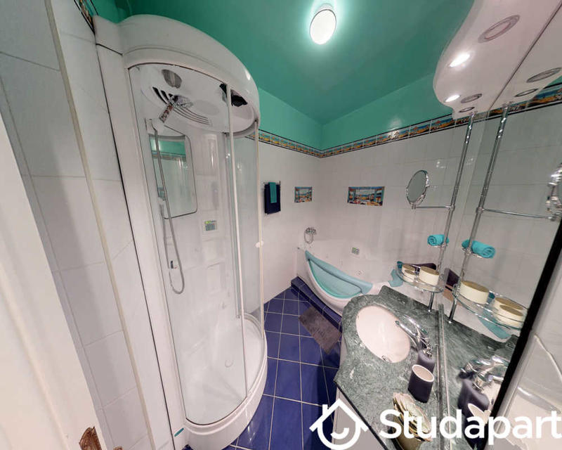 Chambre - 100 m² - 1 pièce