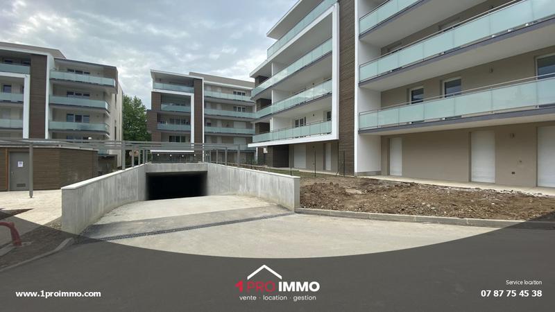 Parking / Garage - 32 m²