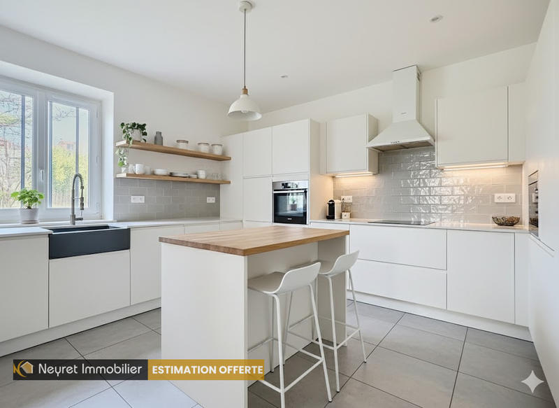 Propriété - 175 m² - 8 pièces