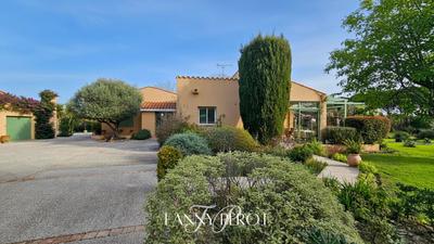 Maison - 220 m² - 6 pièces