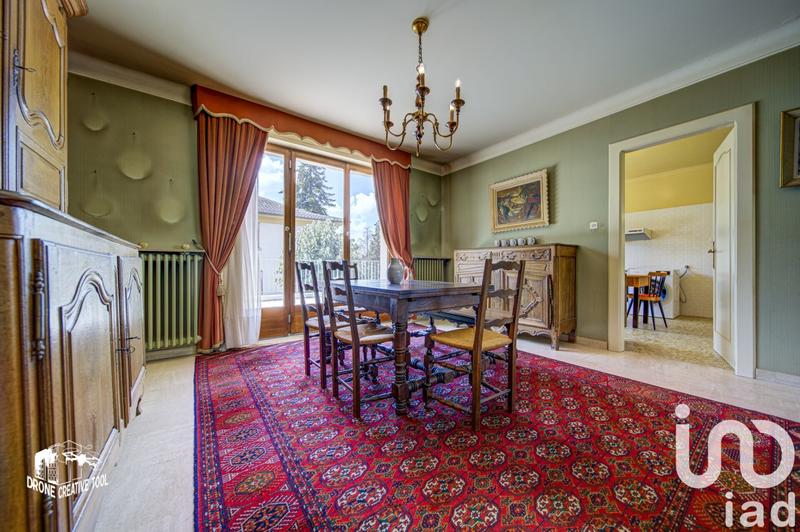 Maison - 200 m² - 8 pièces