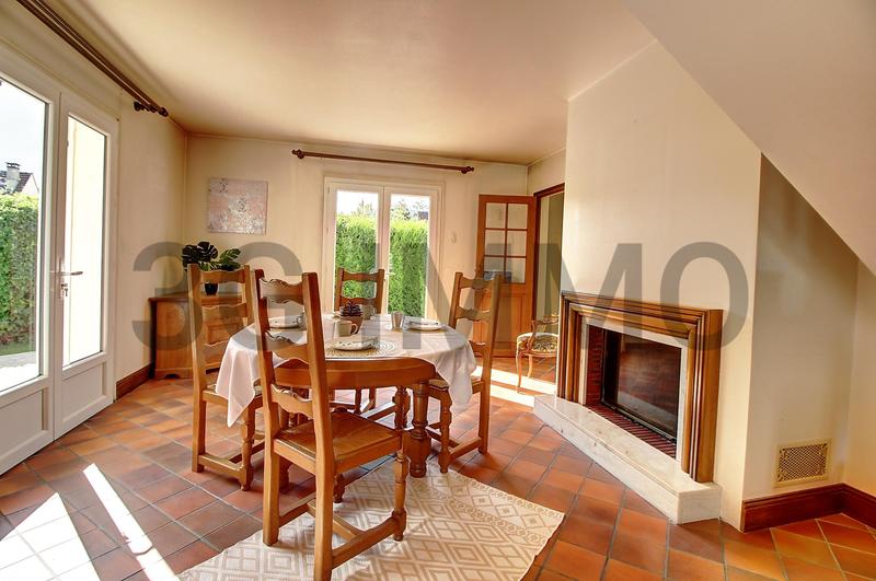 Maison - 227 m² - 8 pièces