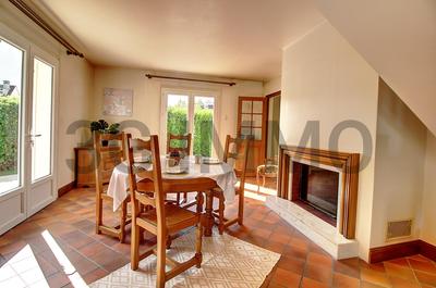 Maison - 227 m² - 8 pièces