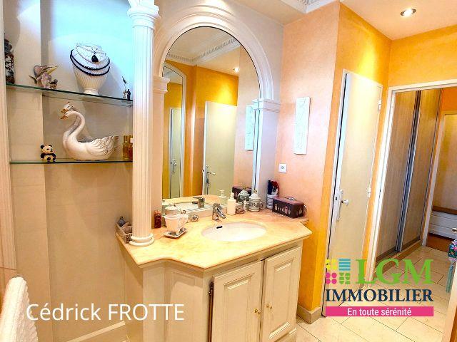 Appartement - 134 m² - 5 pièces