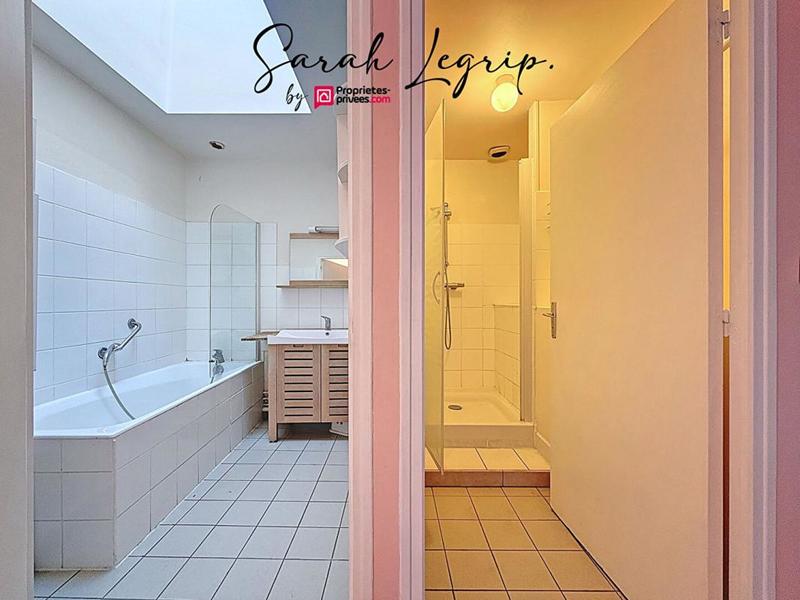 Maison - 256 m² - 9 pièces