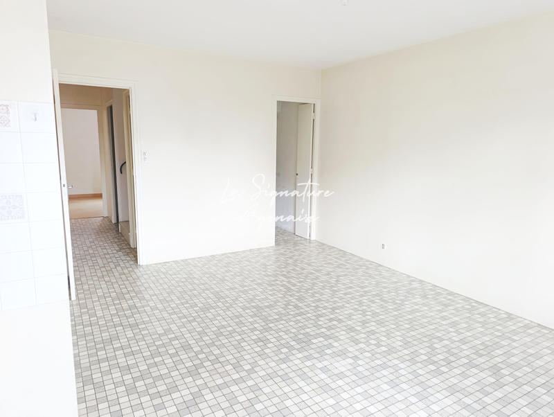 Maison - 248 m² - 8 pièces