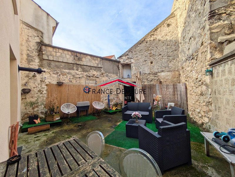 Maison traditionnelle - 108 m² - 5 pièces