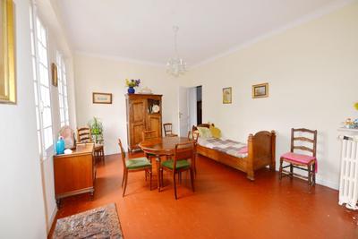 Maison - 211 m² - 6 pièces