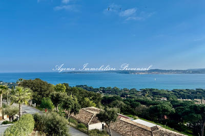 Maison contemporaine - 383 m² - 6 pièces