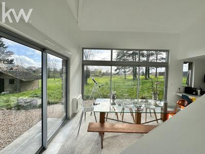 Maison d'architecte - 253 m² - 7 pièces