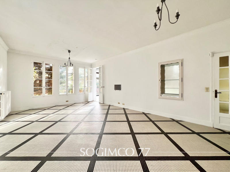 Maison - 171 m² - 8 pièces