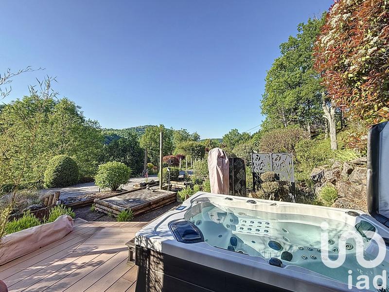 Maison - 171 m² - 7 pièces