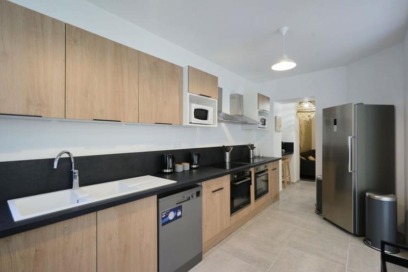 Maison - 175 m² - 10 pièces