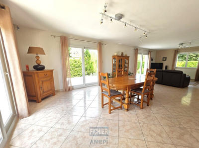 Maison - 226 m² - 8 pièces